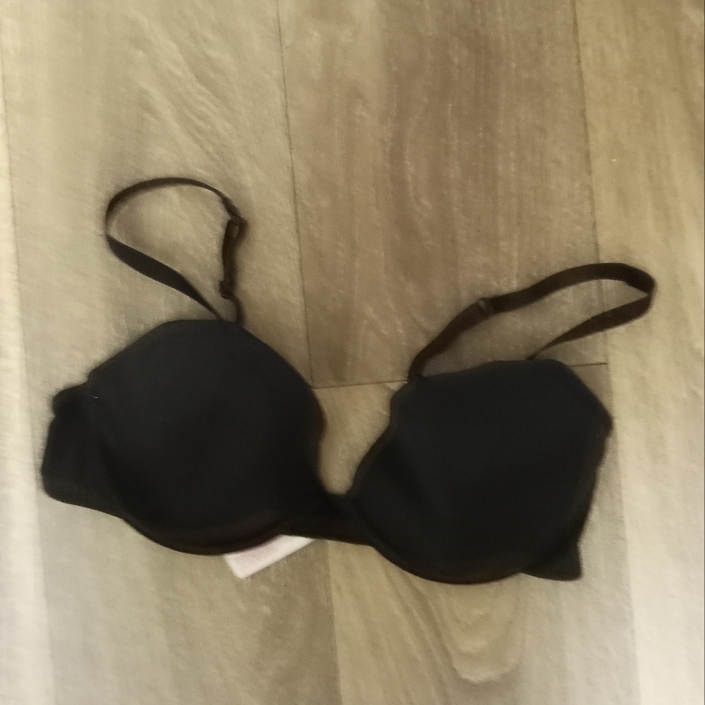 Xhilaration Black t-shirt bra size 36C